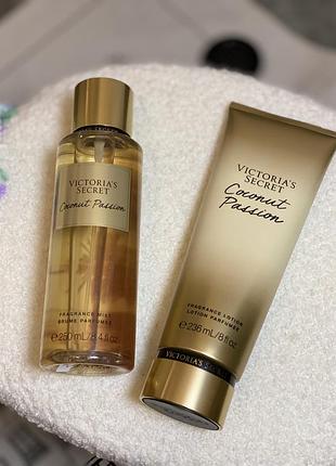 Подарунковий набір victoria's secret coconut passion fragrance mist + lotio/ міст для тіла та лосьйон