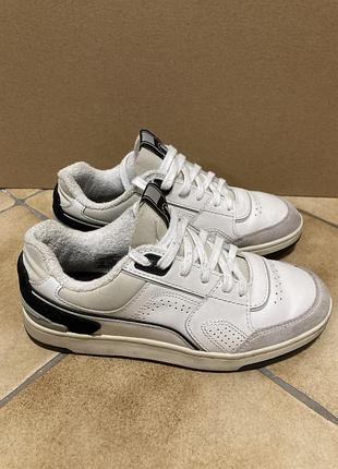 Кроссовки на девушку zara