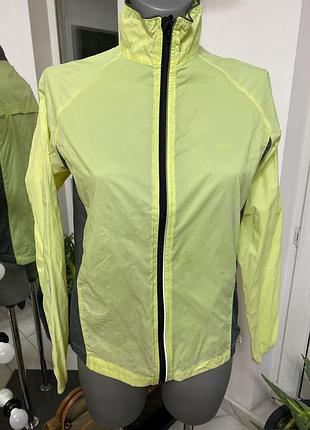 Спортивна курточка