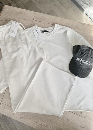 Базовий молочний костюм від zara новий
