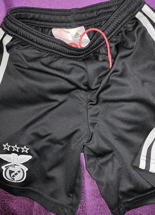 Спорт оригинал фирменные футбольные шорты трусы adidas ф.к бенфика.7-10 лет