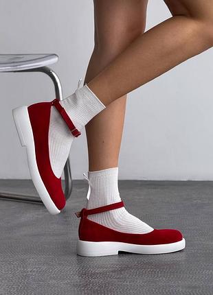 Красные замшевые туфли8 фото