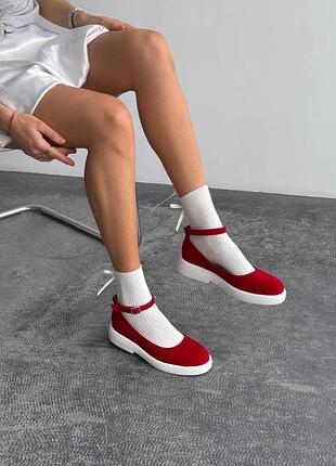 Красные замшевые туфли7 фото