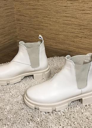 Ботинки челси демисезон молочные lovinni