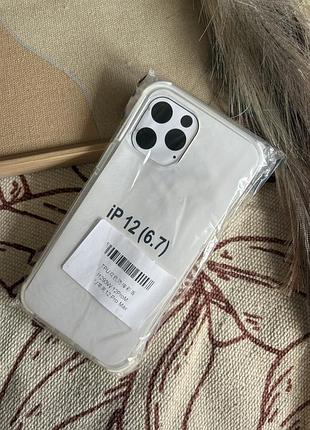 Чохол на iphone 12 pro max.