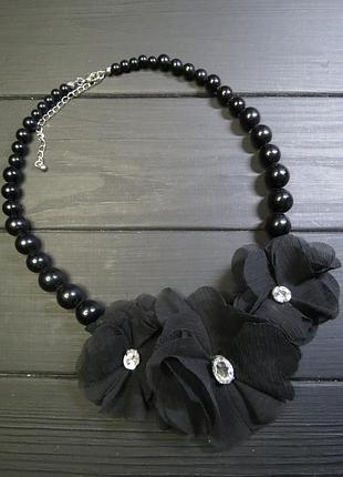 Колье цветы из ткани черные