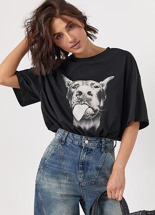 Однотонна футболка oversize з контрастним принтом добермана