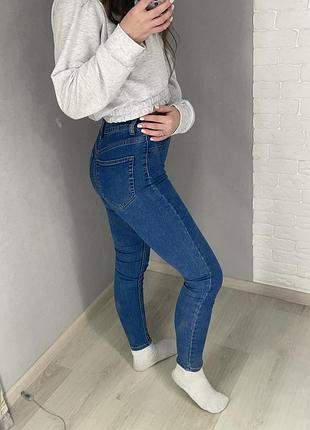 Джинсы скинни