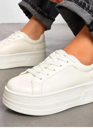 Стильні кросівки за кращою ціною