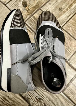 Кросівки 🩶