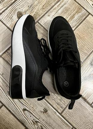 Кроссовки 🖤🤍
