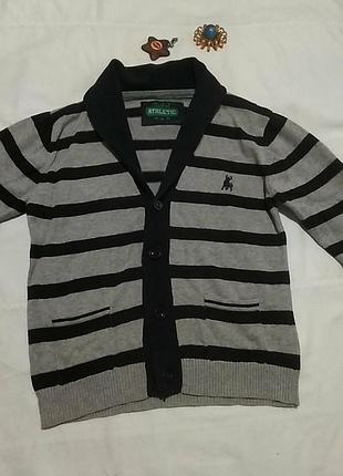 Светр на гудзиках  кофта