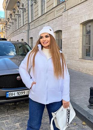 Біла демісезонна куртка