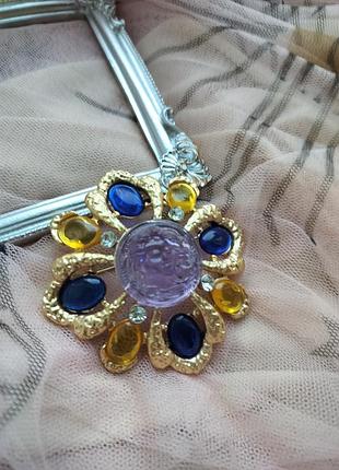 Брошка в стилі kirks folly, мальтійський хрест, орден, діва, дівчина