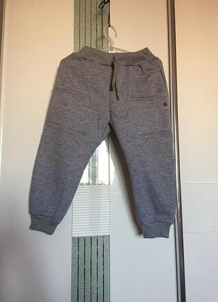 Штаны   утеплённые  с начёсом для мальчиков   размер  рост  98  габби  новые