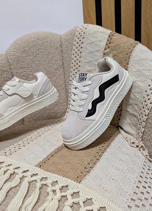 Стильные кроссовки для девочки