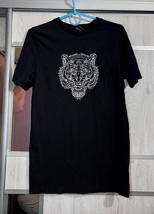 Черная подростковая футболка с принтом тигр на 14-15 г