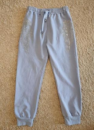 Стильные джогеры спортивные штаны трикотаж 2- нить стразы 146- 148- 150 см
