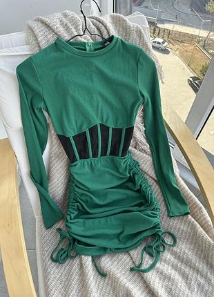 Сукня з корсетом