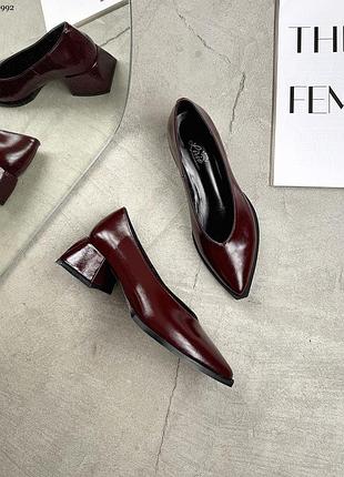 Туфли женские натуральная лаковая кожа бордового цвета 9992