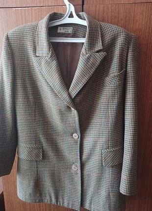 Продаю женский жакет 54 размер