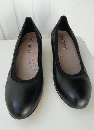 Шкіряні туфлі