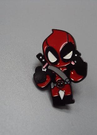 Значок пин дедпул показывает фак deadpool fuck marvel марвел знак брошка No18496
