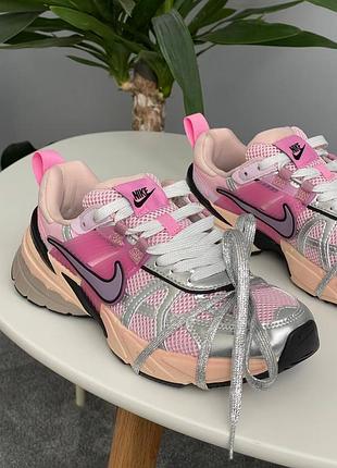 Женские кроссовки nike v2k runtek4 фото