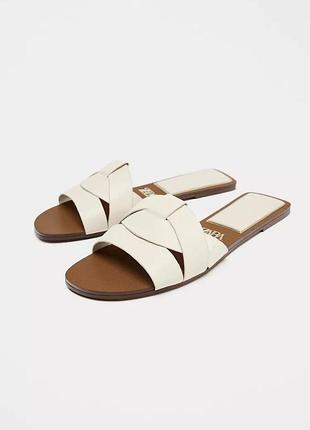 Кожаные молочные шлепанцы zara new
