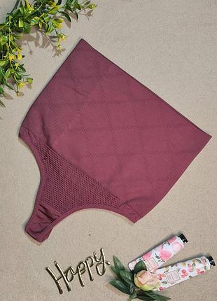Бесшовные трусики стринги с плотным утягивающим поясом