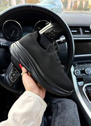 Текстильные кроссовки сочетают в себе дышащие свойства материала и гибкость, что делает их идеальным выбором для повседневной носки