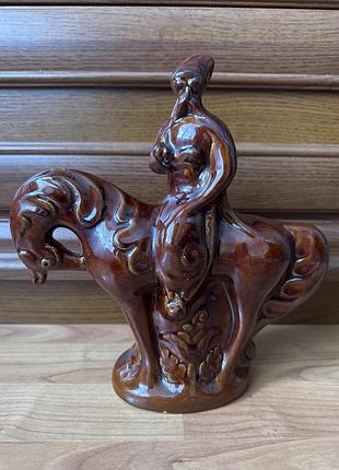 Традиционная украинская статуэтка «козак на лошади»