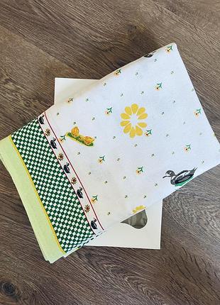 Новая пасхальная скатерть с уточками и цыплятами!!!