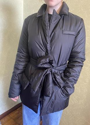 В продажі гарна курточка весна/осінь , легка та тепла розмір с