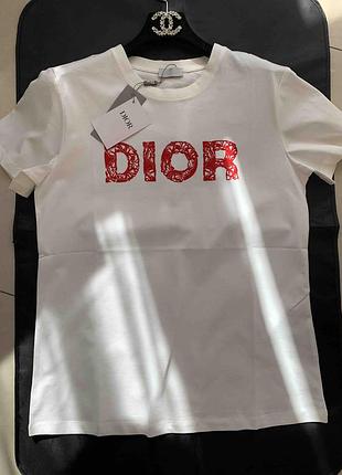 Футболка диор  белый хлопок с бархатным принтом в наличии