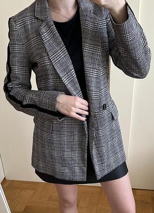 Піджак в клітинку