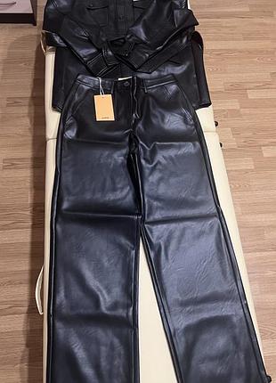 Костюм из эко кожи р. м