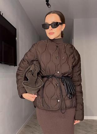 Жіноча демісезонна стьобана куртка коричнева