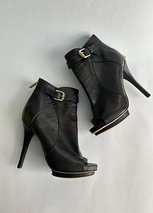 Новые кожаные ботинки с открытым носком