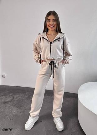 Костюм спортивный с капюшоном