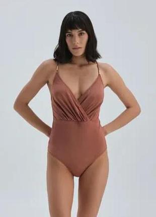 Шикарное пудровое боди бодик женский boohoo m