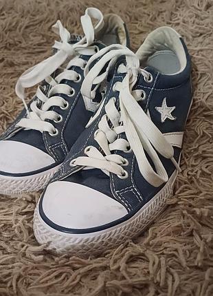 Конверсы синие со звездой