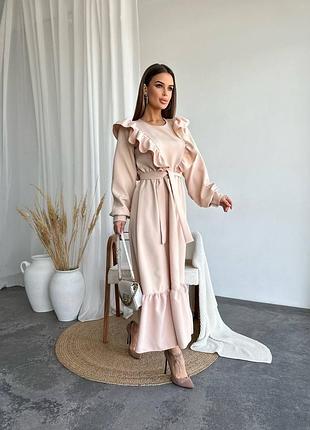 Женское платье-миди с рюшами и поясом свободного кроя с длинными рукавами