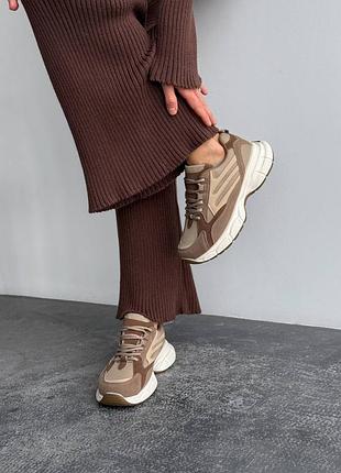 Кроссовки весенние