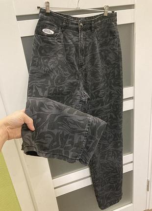 L 48 р серые темные джинсы прямые в принт в тон высокая посадка натуральные