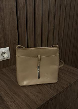 Сумочка через плече