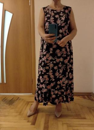 Цветное трикотажное платье размер 28