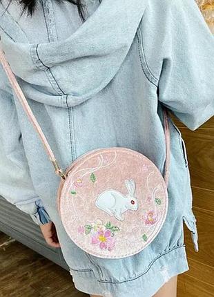Милые бархатные круглые сумочки с вышивкой зайчика