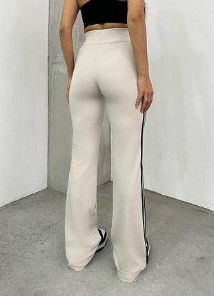 Новые женские стильные брюки клеш на весну для прогулок на выход