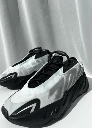 Кроссовки, кроссовки, yeezy.